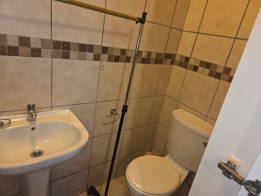 2 Bedroom Property for Sale in Waterval East North West